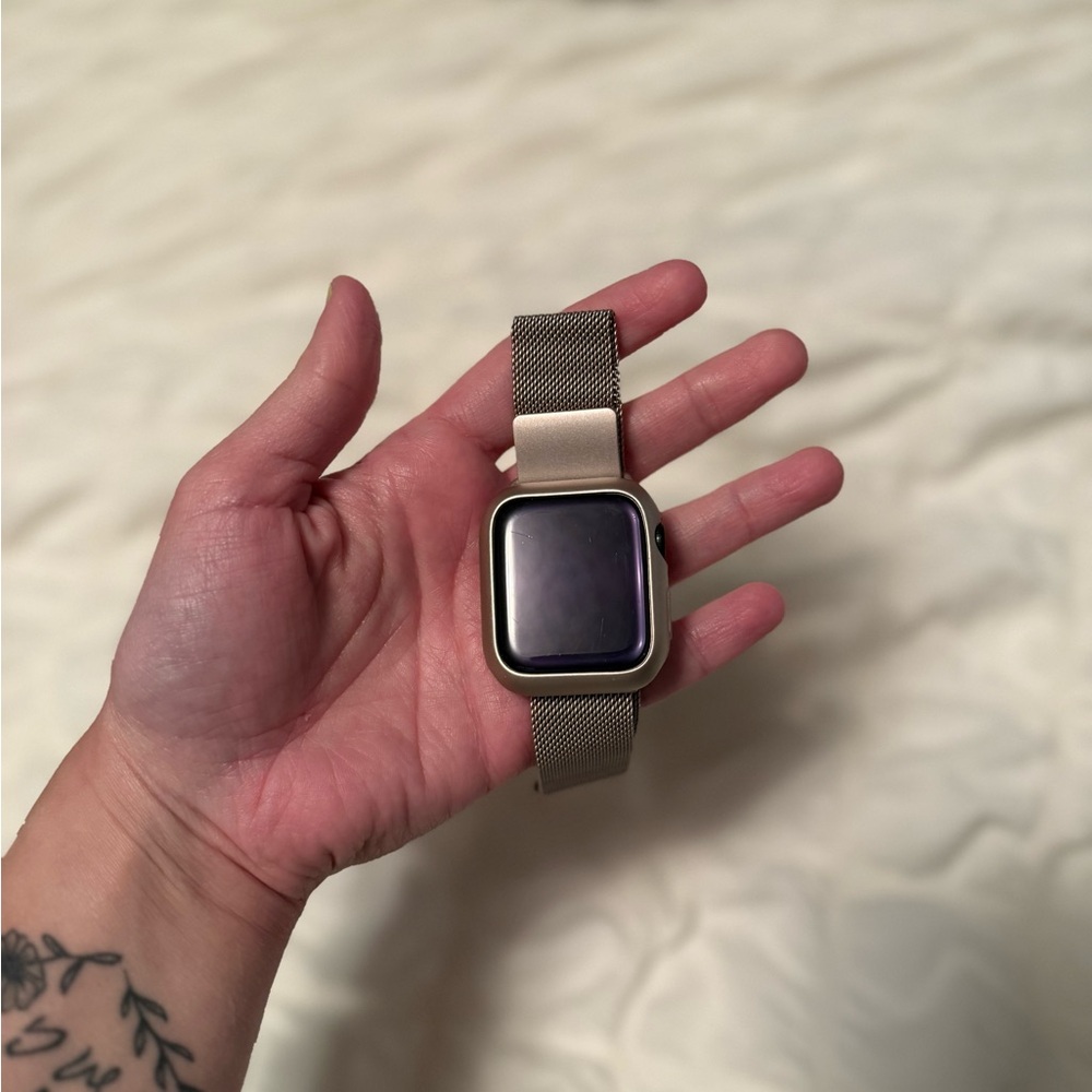 Apple Gold Smartwatch with Mesh Band